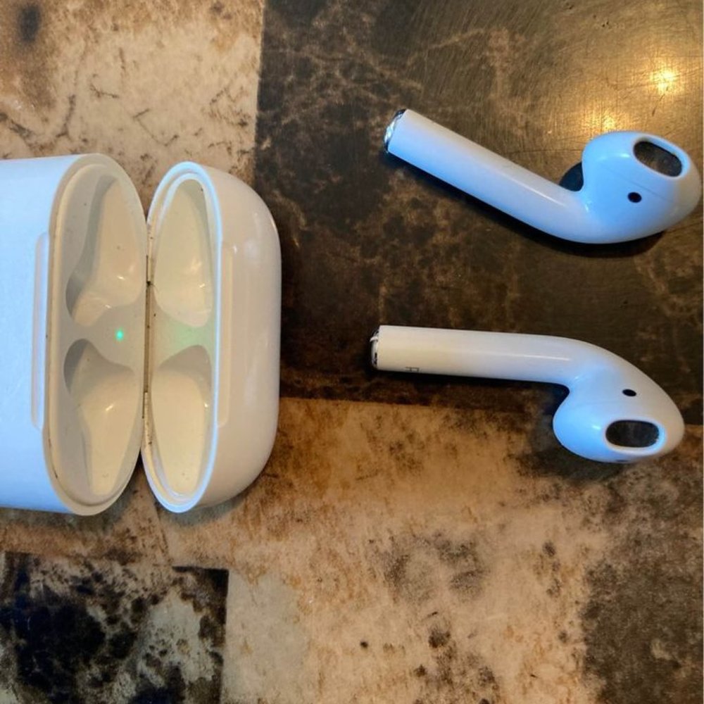 Apple AirPods